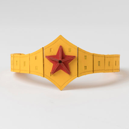 IncrediBuilds: DC Comics: Wonder Woman 3D Wood Model and Book