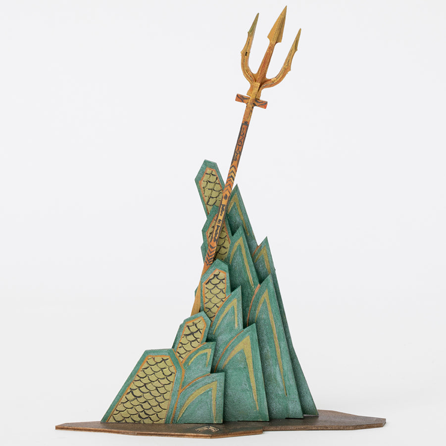 IncrediBuilds: DC Comics: Aquaman Book and 3D Wood Model